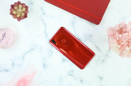 vivo Z1青春版上手體驗(yàn)：時(shí)尚外觀，旗艦實(shí)力