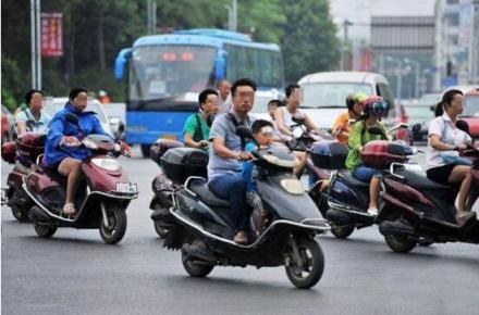 電動車“新國標”的洗牌尬局：一個行業(yè)都在“超標”