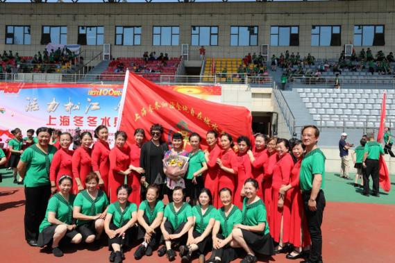 芳華老年潤(rùn)膚乳贊助上海市冬冬水兵舞義演 點(diǎn)贊銀齡風(fēng)采