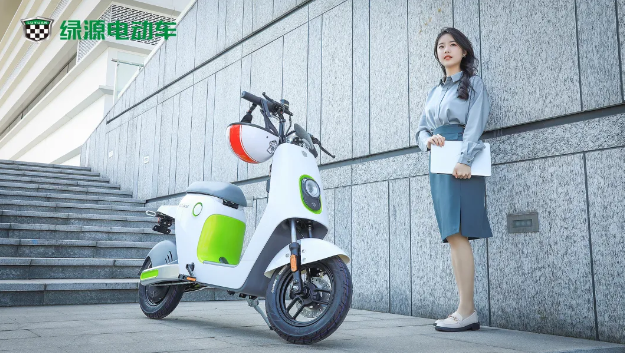 顏值高、跑得遠(yuǎn)，還智能！綠源液冷電動(dòng)車出游適配度MAX！