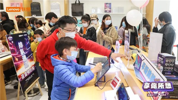 聯想來酷八城八店同開，再掀冬日智能季風潮