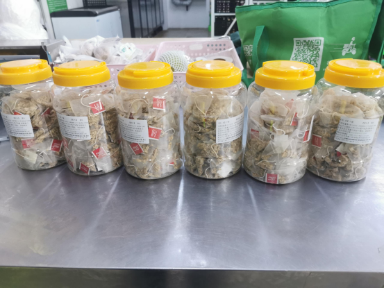 北京降雪  叮咚買菜為小哥準備保暖衣物、紅糖姜茶等全套防寒物資