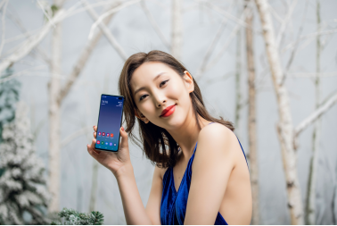 不止拍照性能強(qiáng)悍，三星Galaxy S10系列的屏幕更強(qiáng)大