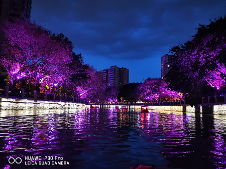 夜游錦江花絮視頻引爆網(wǎng)絡(luò)，成都這次被華為P30系列帶火了！