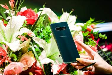 三星Galaxy S10拍視頻穩(wěn)定、清晰 領(lǐng)先華為P30