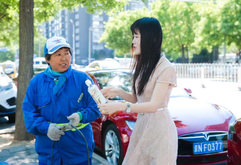 520“花椒浪漫專車”免費搭乘ING，香車美女不止心動