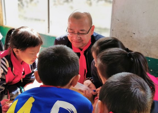 讓廁所成為校園文明的亮點,九牧助力教育脫貧攻堅!