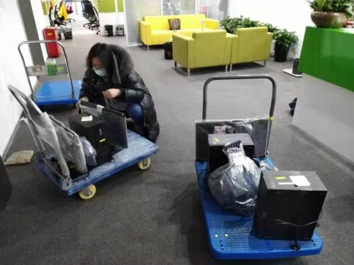 快狗打車為員工護送辦公物品，助力企業(yè)共渡疫情難關