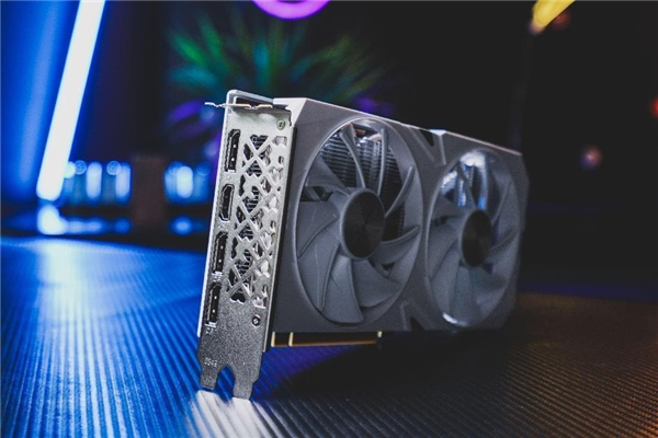 四年之約不負等待,耕升 GeForce RTX 4060 踏雪+DLSS 3實現(xiàn)百幀玩光追