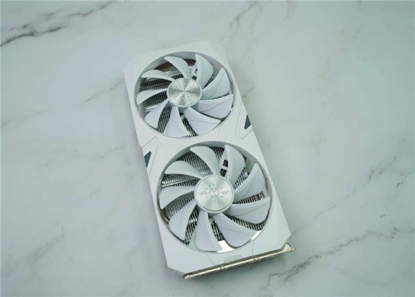 四年之約不負等待,耕升 GeForce RTX 4060 踏雪+DLSS 3實現(xiàn)百幀玩光追